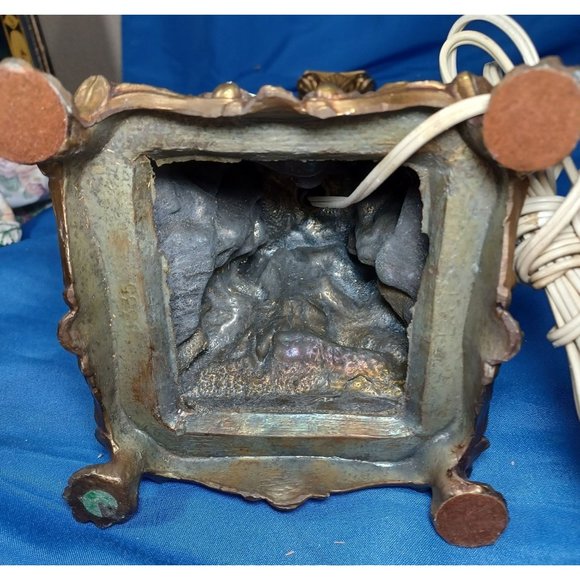 Must Buy Both Neoclassical Bronze Cherub Hollywood Regency Buffet Table Lamp - Picture 15 of 16